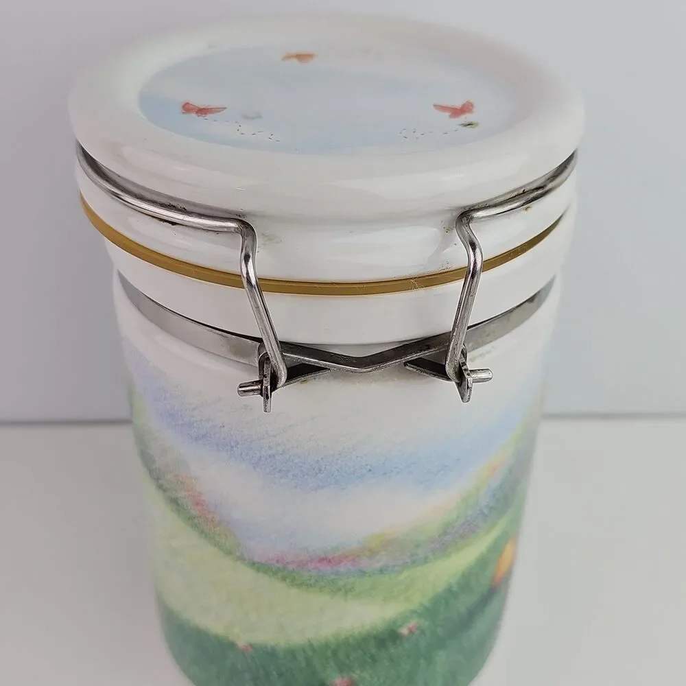 Disney Winnie the Pooh Canister 8 inch Simply Pooh Made In Thailand Sealed Lid